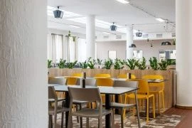 Moderní prostředí jídelny